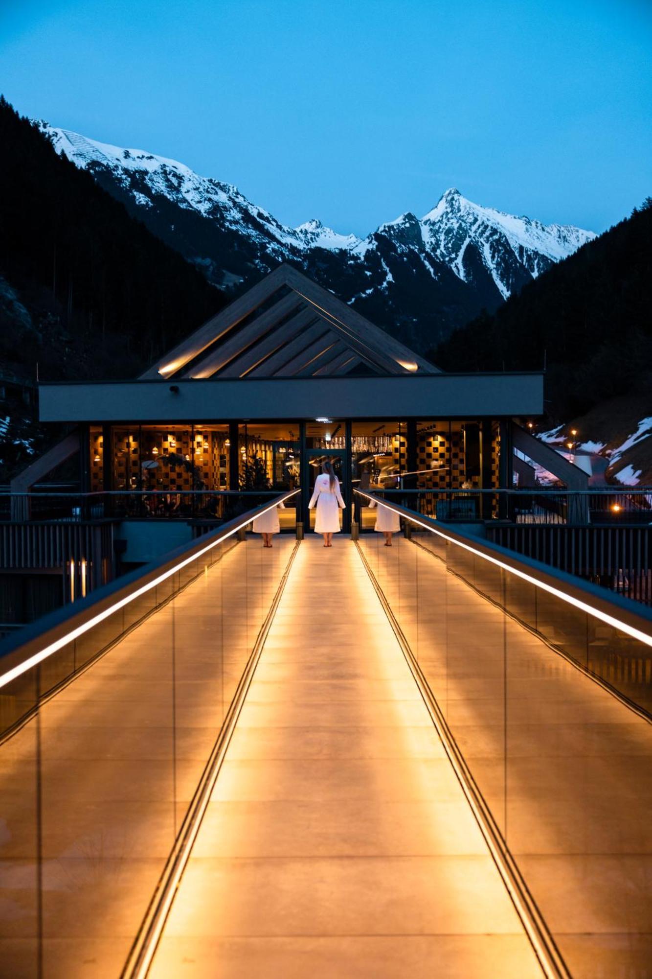 Zillergrundrock Luxury Mountain Resort Mayrhofen Eksteriør bilde