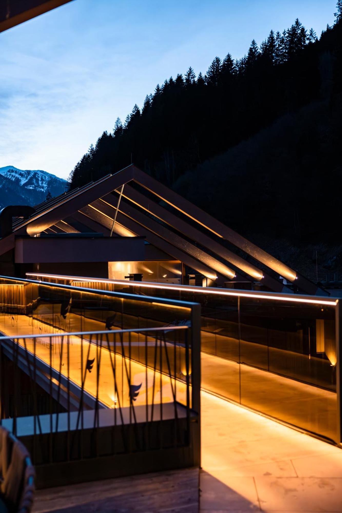 Zillergrundrock Luxury Mountain Resort Mayrhofen Eksteriør bilde