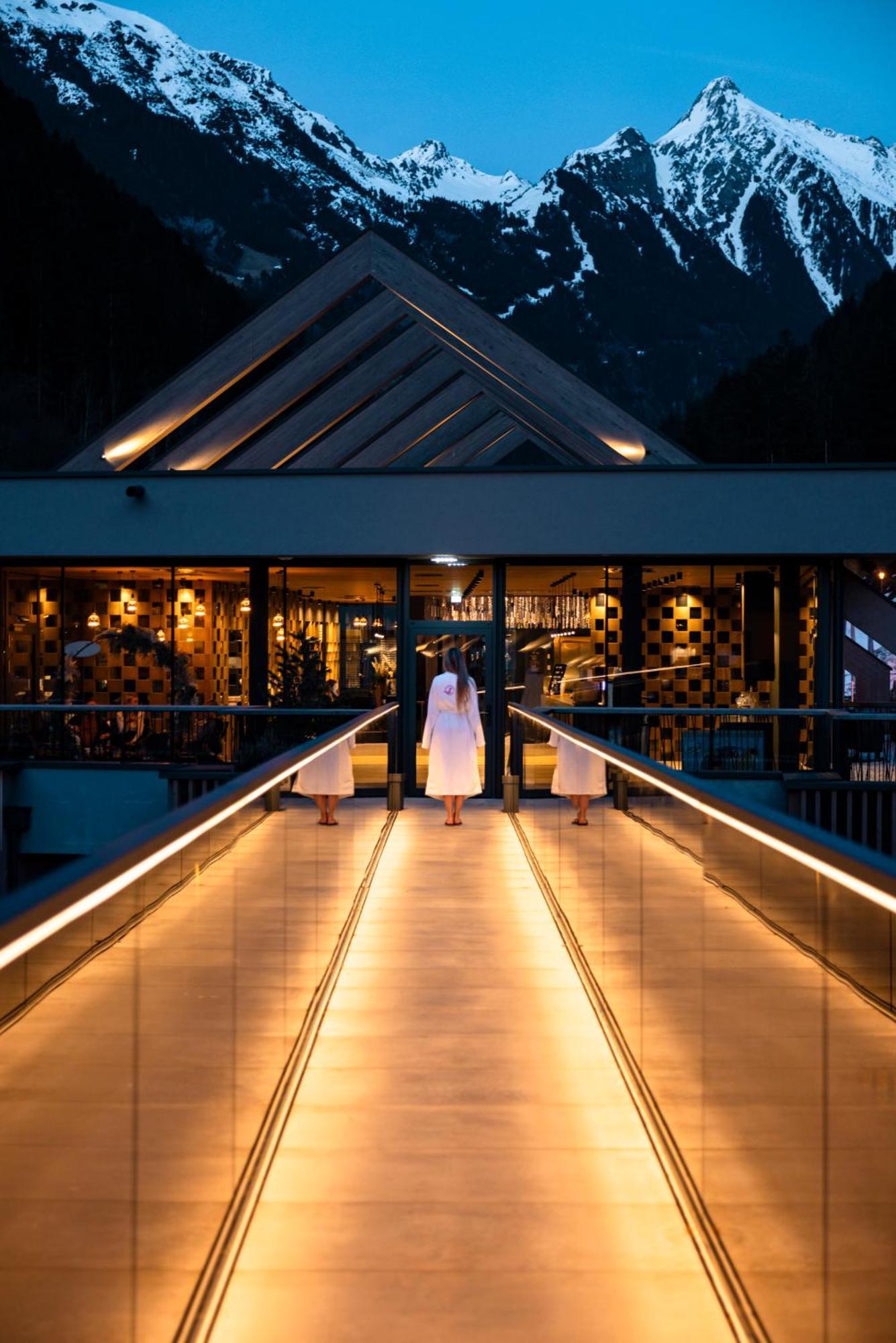 Zillergrundrock Luxury Mountain Resort Mayrhofen Eksteriør bilde